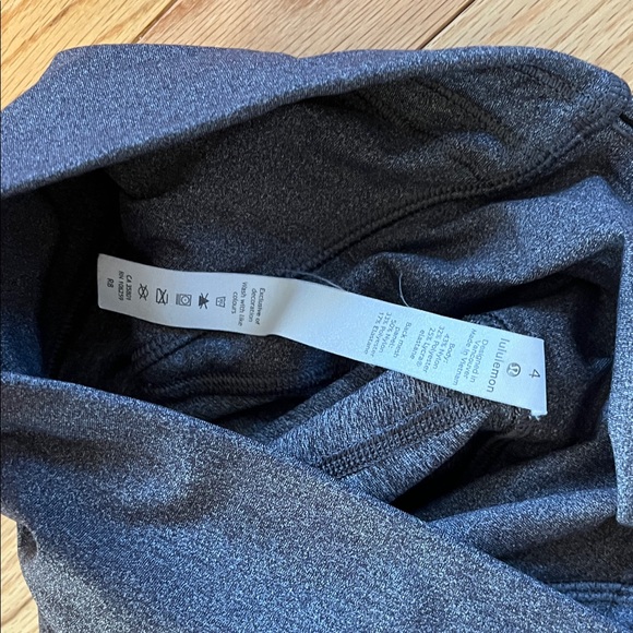 Lululemon High-Waisted gray 7/8  Leggings - Picture 5 of 5